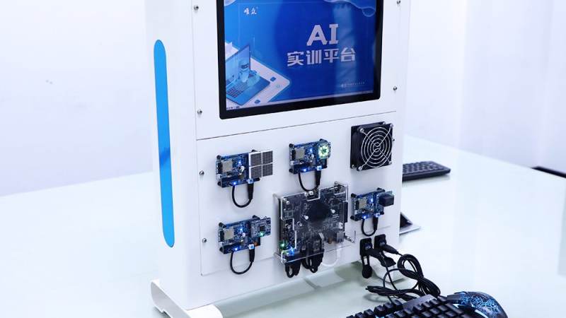 电竞椅人体工学设计到底看什么？从腰托到坐深的选购逻辑